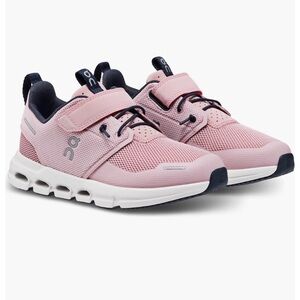 On Kids' Cloud Play Running Sneaker size 12 Zephyr/ White gently used